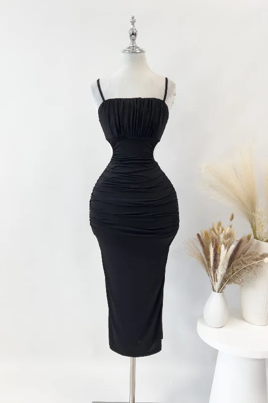 Take Advantage Kordyn Midi Dress - Black
