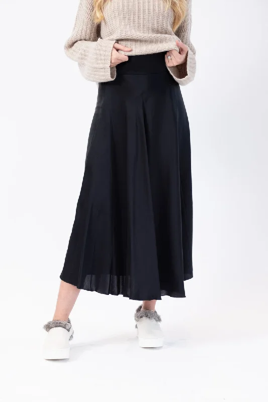 Long Woven Skirt in Dark Navy